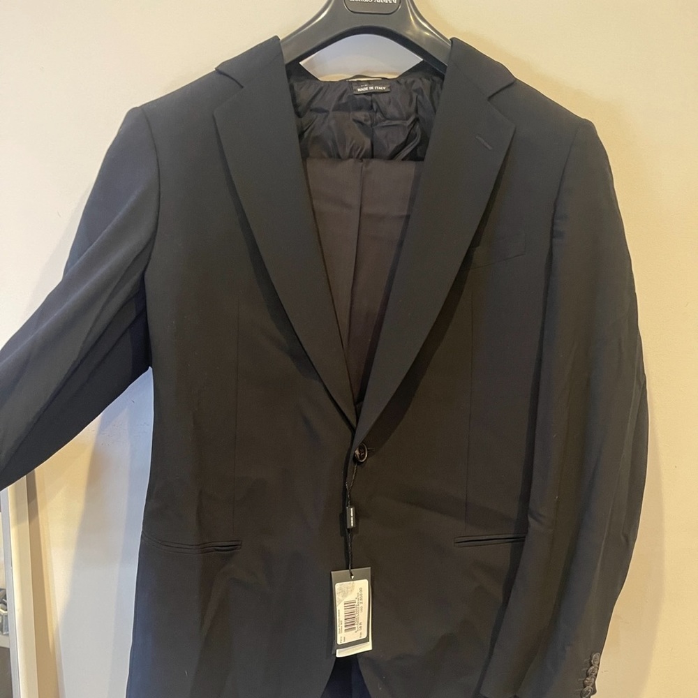 Giorgio Armani suit - Picture 6 of 9